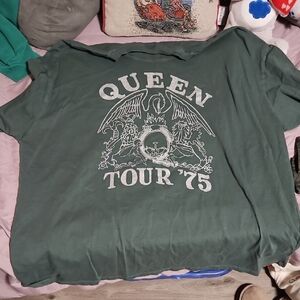 Queen Tour '75 Graphic Tee - Green